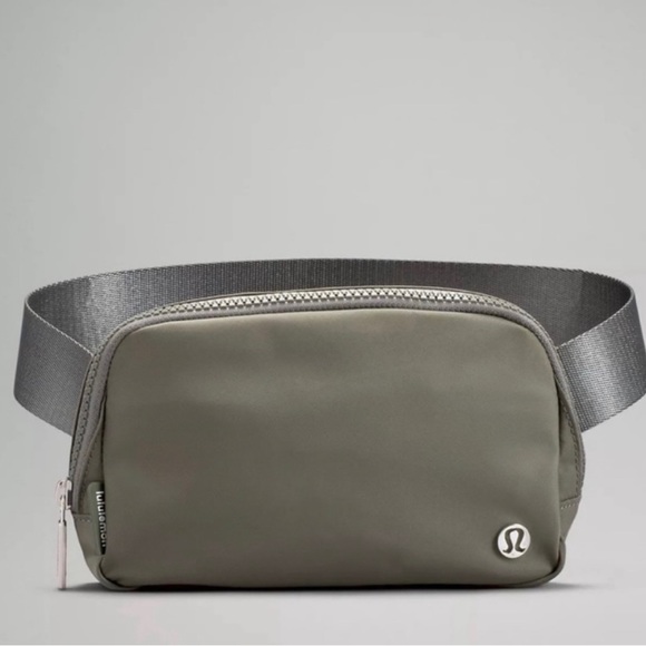 NWT Lululemon Everywhere Belt Bag Grey Sage - Picture 7 of 11